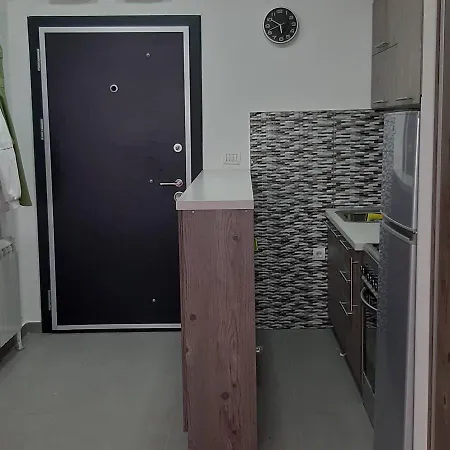 Small 1br 1ba