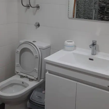 Small 1br 1ba